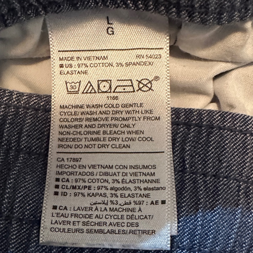 Old Navy Men's Athletic Shorts in Blue - Picture 4 of 4